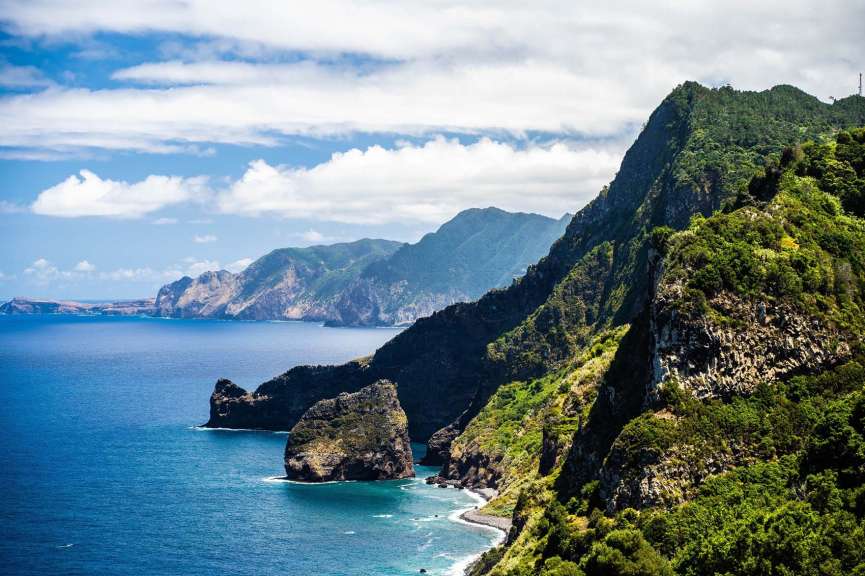 Madeira repülőjegy Tavasszal Áprilisiban