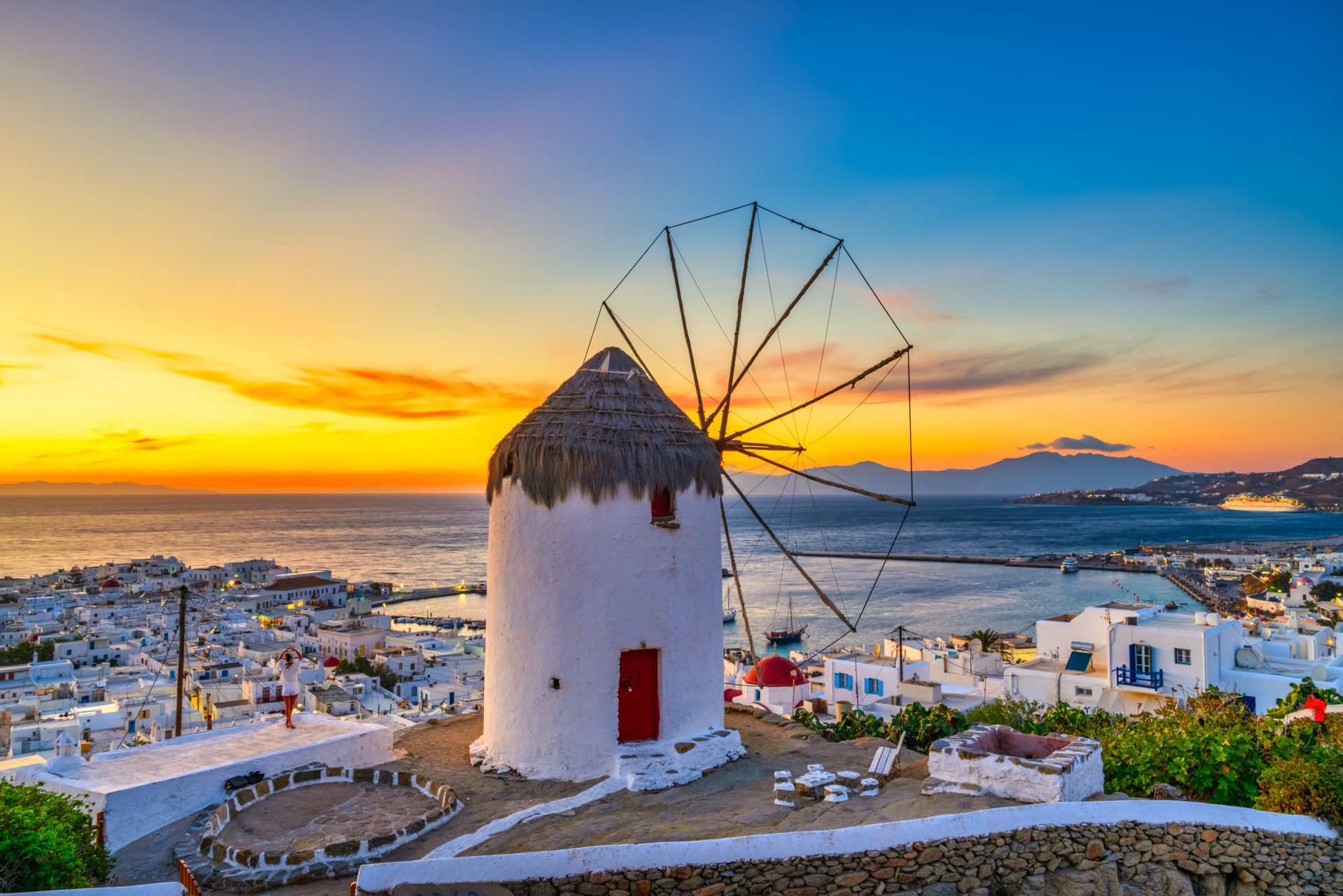 Mykonos olcsó repülőjegy augusztusban oda-vissza 38.241 Ft- tól