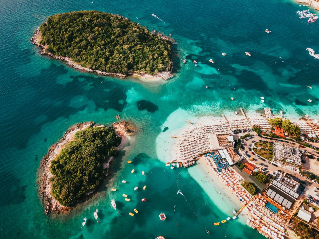 Albániai nyaralás repülővel hotel ajánlatokkal olcsó repülőjegy már 29.280 Ft-tól